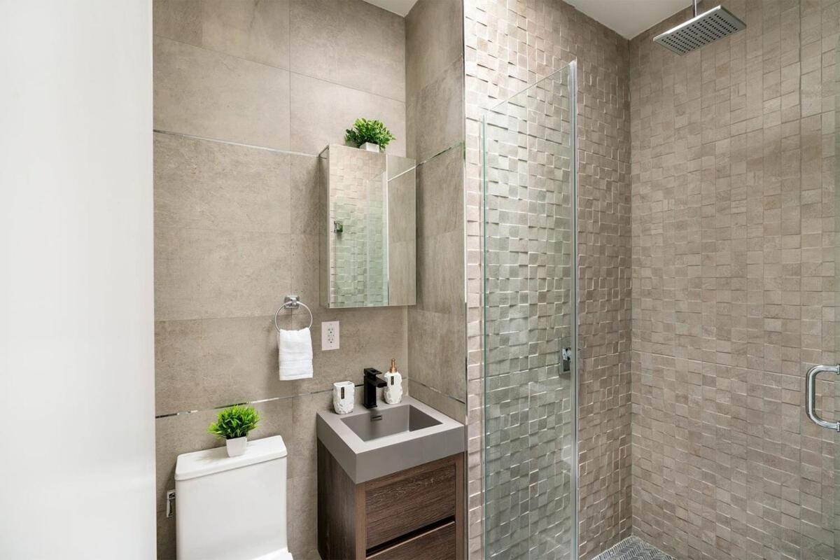 Pangsapuri 48-5fe Brand New 2br In Prime Midtown New York